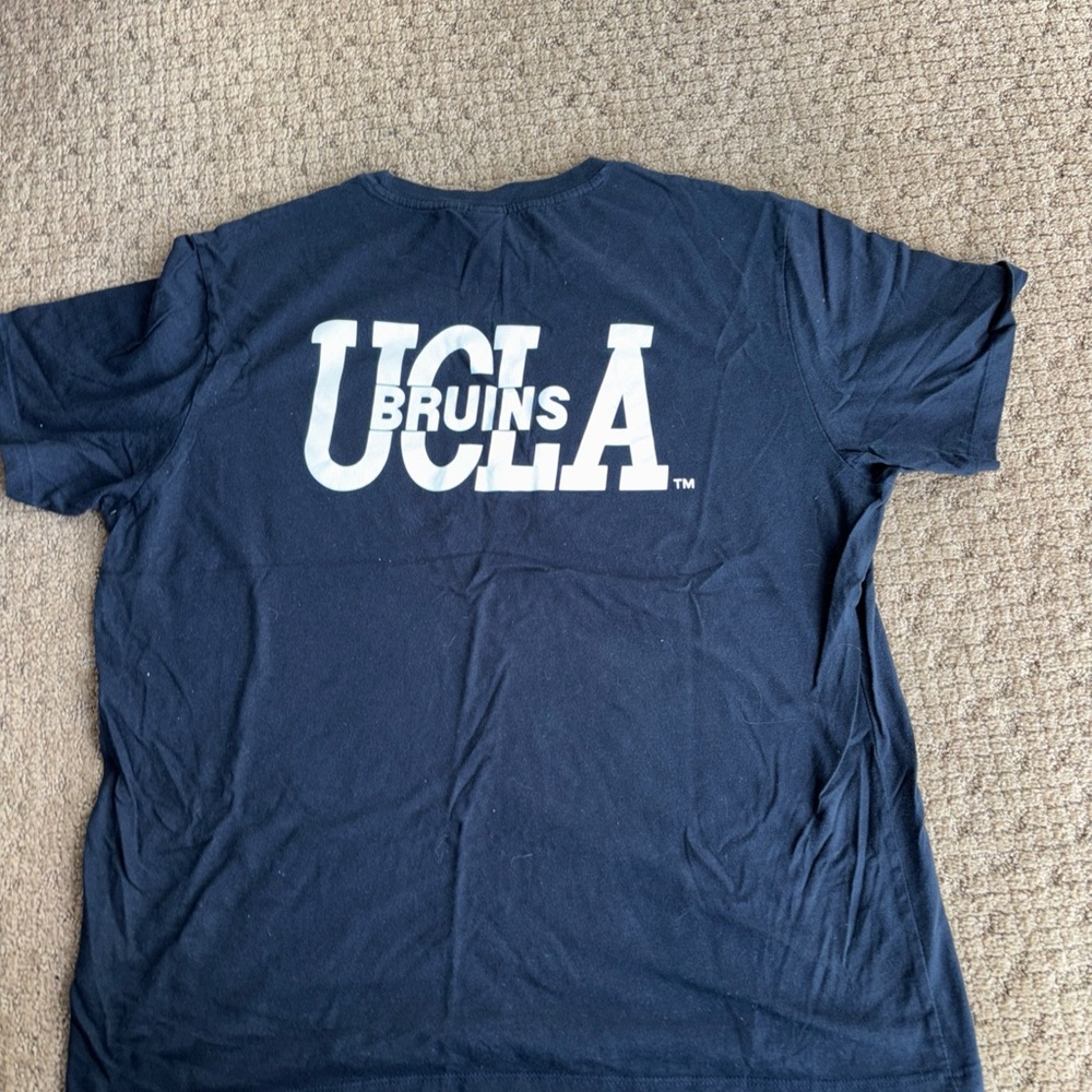 UCLA Bruins H&M navy blue college T-Shirt XL